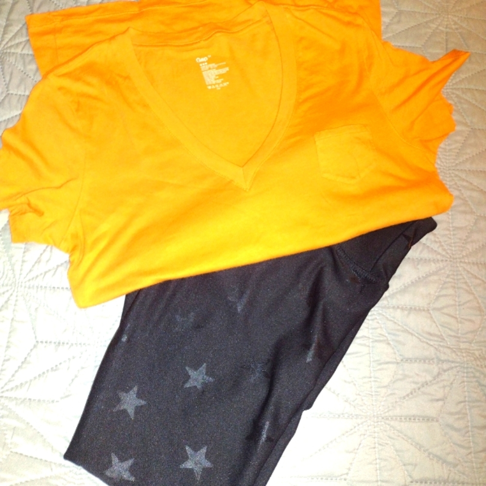 💐 4 for $10💐Gap pocket tshirt